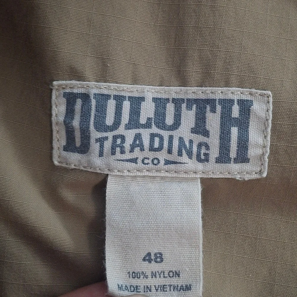 Duluth Trading Co Men's 48* Dry on the Fly Cargo Shorts‎ Khaki Nylon Hiking 9in